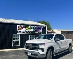 VIVID AUTO BODY n