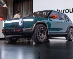 017-rivian-r3x